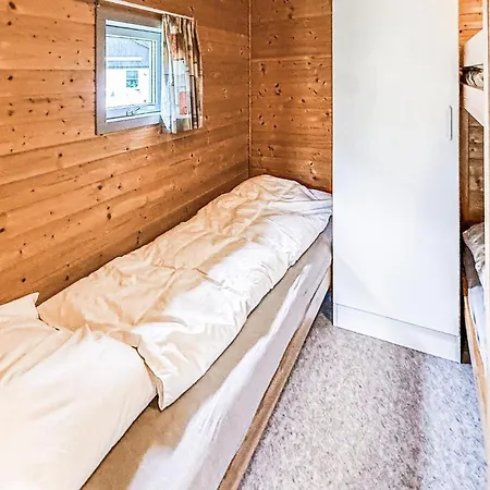 2 Bedroom Stunning In Ferienhaus Vejle