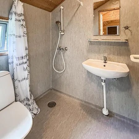 2 Bedroom Stunning In Ferienhaus Vejle